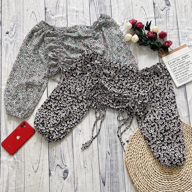 Áo croptop hoa tay dài rút dây 2 bên