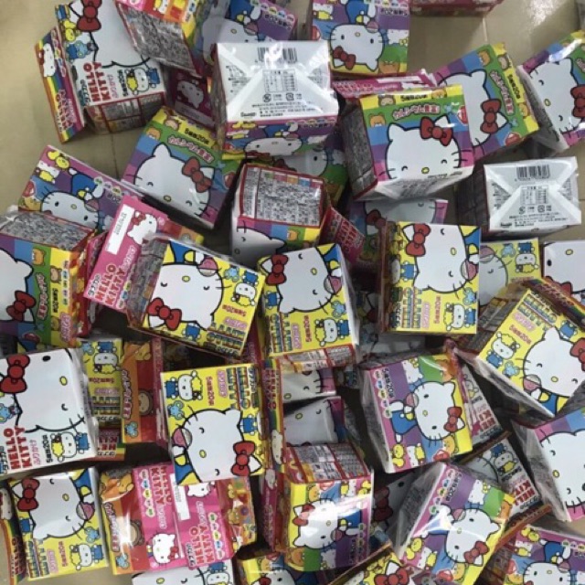 Rắc cơm Hello Kitty từ Nhật cho bé