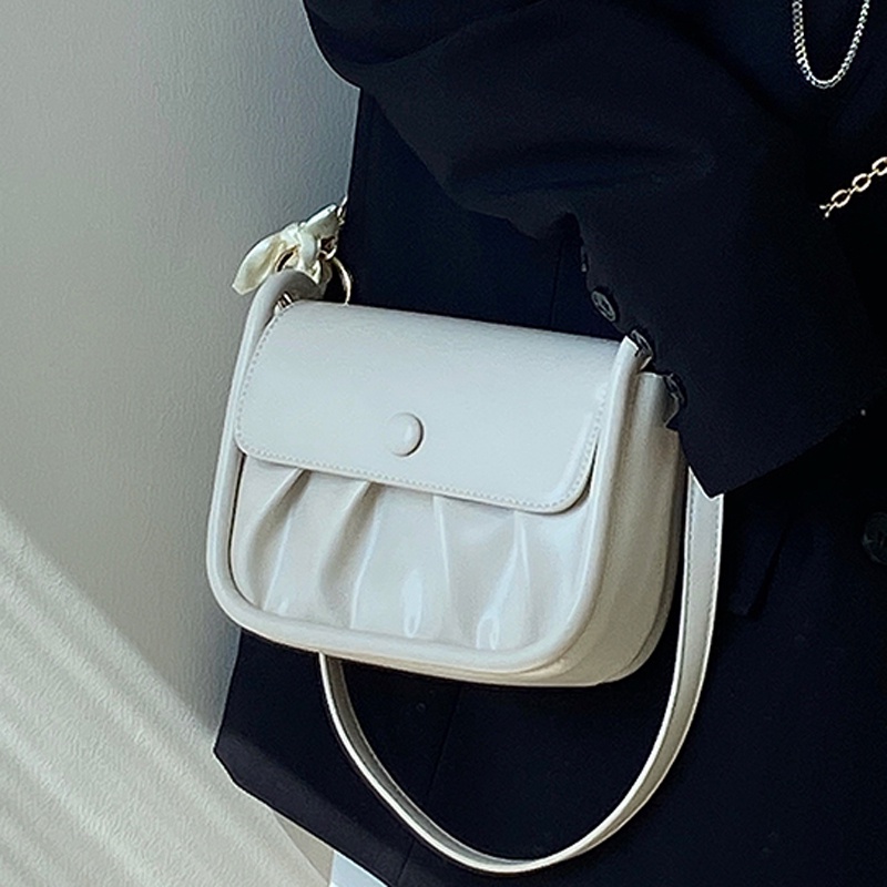 Túi Đeo Vai Hình Đám Mây Phối Dây Xích Thời Trang Dành Cho Nữ