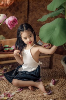 Yếm đào cho bé ( size 5-35kg) kèm váy và mấn