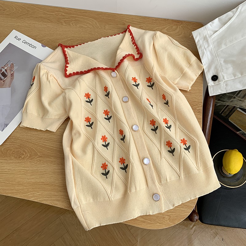 Áo Thun Ngắn Tay Dáng Rộng In Hoa Xinh Xắn