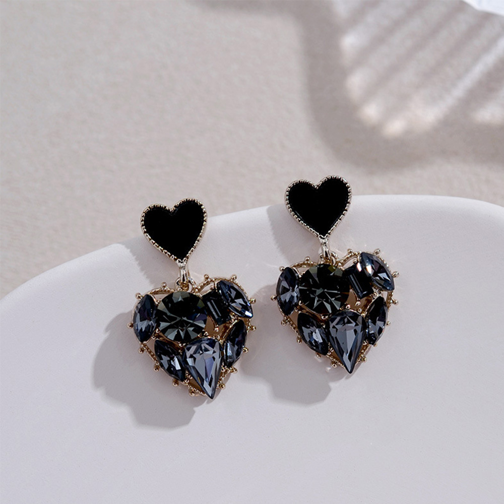 Bông Tai Nữ Trang Tạo Hình Trái Tim Độc Đáo