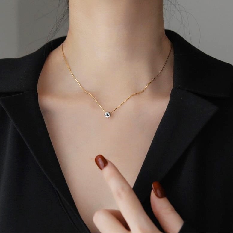 Dây chuyền titan nữ mặt viên đá nhỏ sáng lấp lánh không đen gỉ
