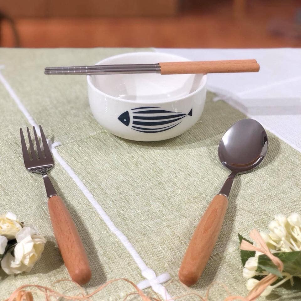 Set hộp bộ 3 đũa, thìa, dĩa bằng inox và chuôi gỗ sang trọng