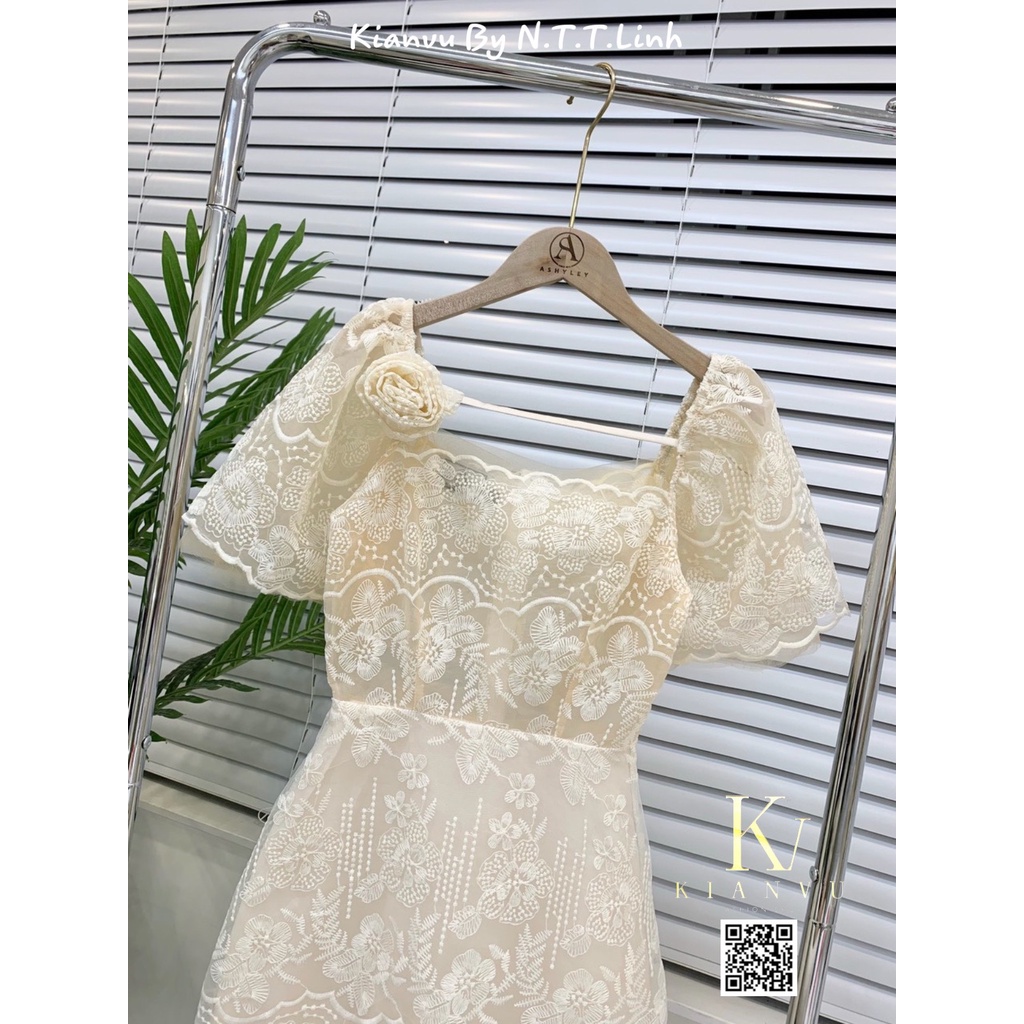 Váy ren cổ vuông hoa-Kianvu