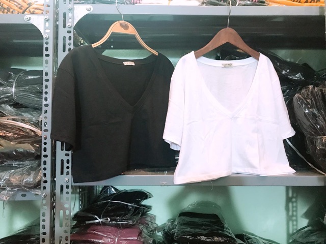 ÁO CROPTOP CỔ V LỆCH VAI SIÊU HOT | BigBuy360 - bigbuy360.vn