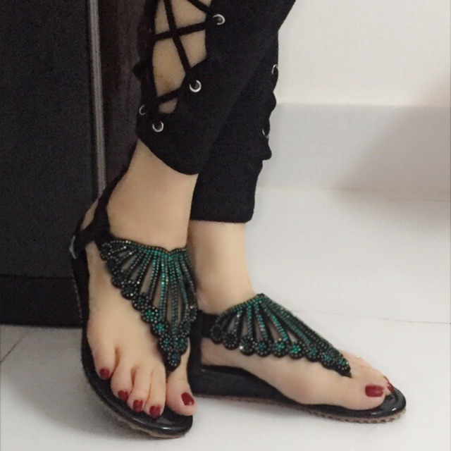 Giày sandal quai kẹp đính đá