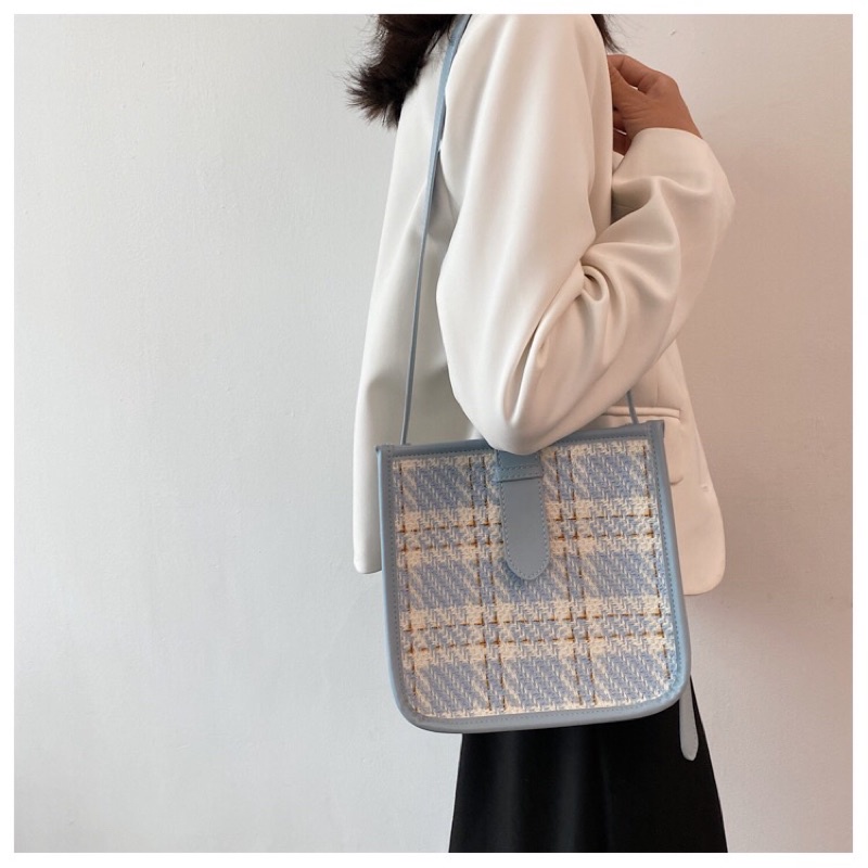 TÚI ĐEO VAI DÁNG HỘP HOẠ TIẾT KẺ CARO