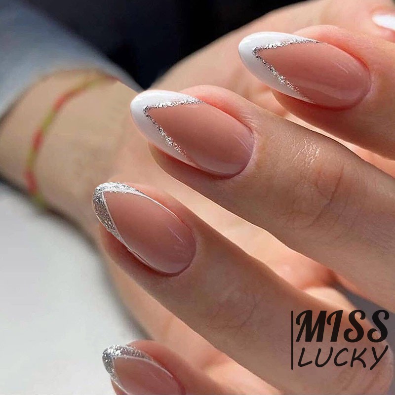 VN (Hàng Mới Về) Hộp 24 Móng Tay Giả Màu Trắng Và Bạc Kèm Keo Dán Tiện Dụng