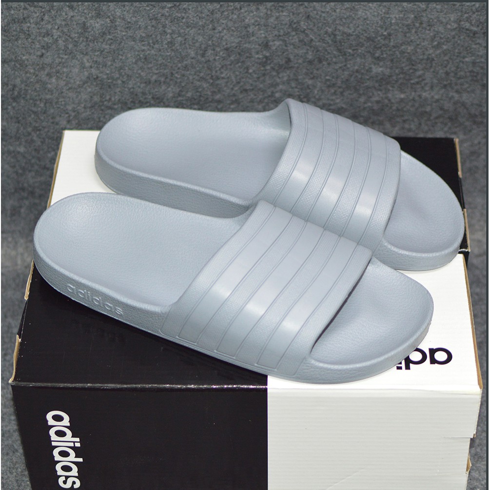 Dép Adilette Aqua màu xám sọc trơn