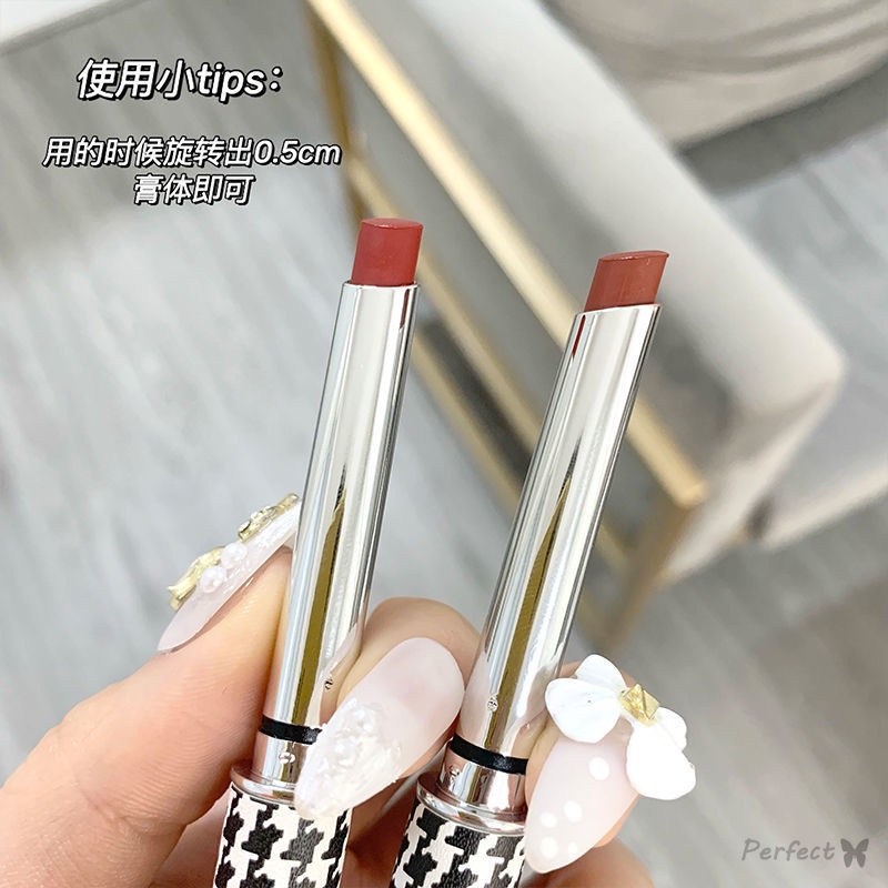 Son Môi Chống Thấm Nước Và Không Dính Cốc Với Thiết Kế Vỏ Họa Tiết Răng Cưa Độc Đáo