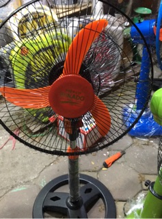 Quạt điện giá rẻ 180k