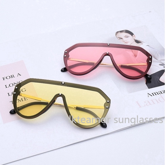 Kính râm bản rộng nhiều màu sắc thời trang dành cho nữ