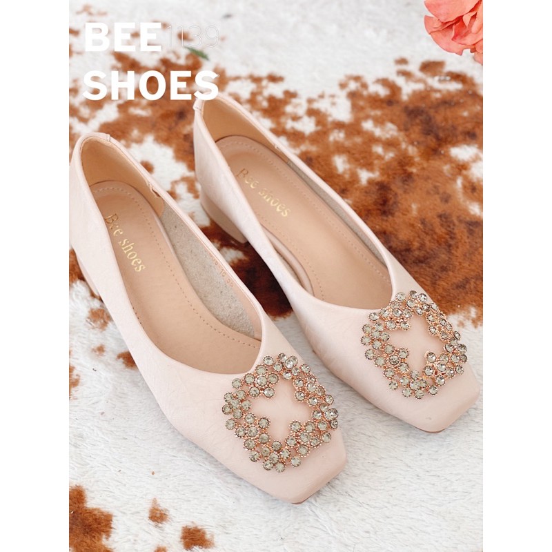 BEESHOES - GIÀY BÚP BÊ NỮ MŨI VUÔNG ĐÁ VUÔNG - GIÀY BÚP BÊ NỮ ĐẾ VUÔNG CAO 3 PHÂN SẴN MÀU ĐEN - KEM - HỒNG ĐẤT 201139