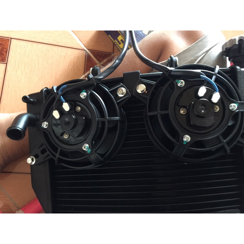 Két nước lớn Redleo 2 quạt cho ex 150