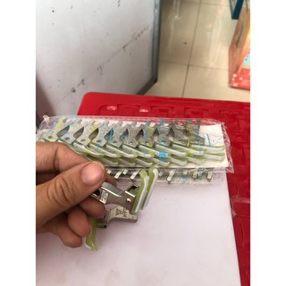 Chân vịt mí nhựa 2 da (mí trái TCL, mí phải TCR)-dùng máy công nghiệp 1kim