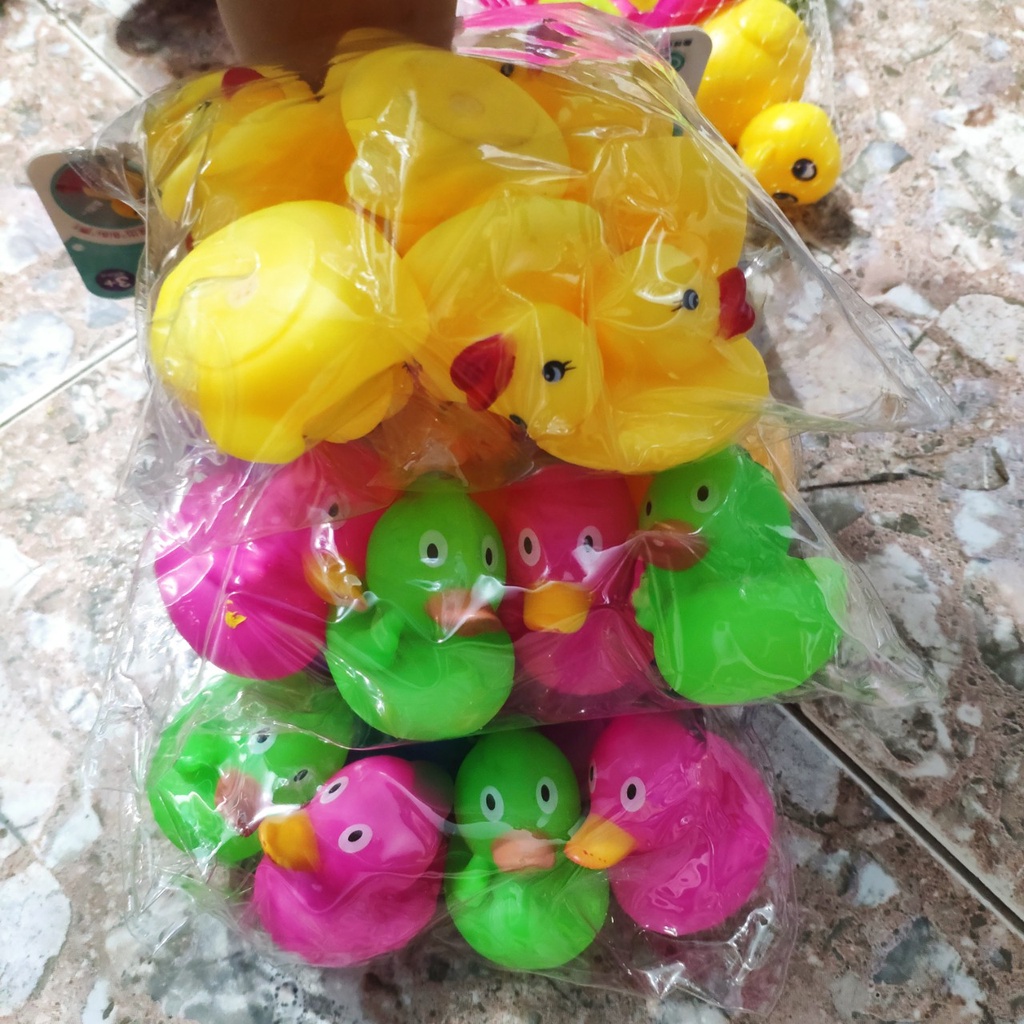 Set 12 Vịt Cao Su Bơm Hơi kêu chít chít Cho Bé Chơi