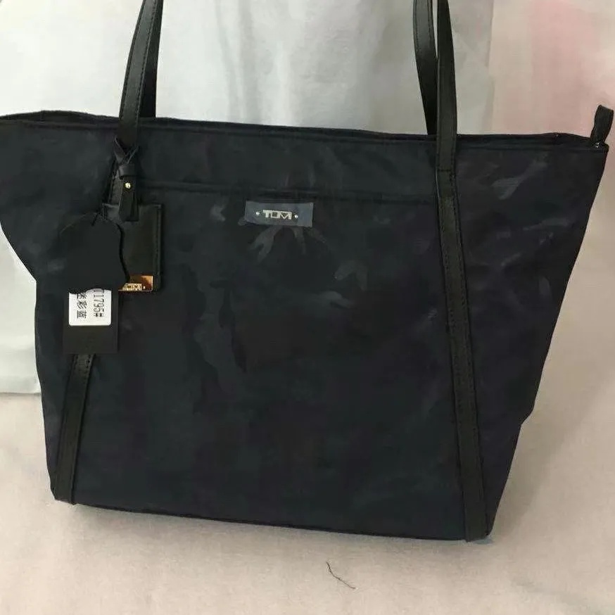 Tumi Túi Xách Mua Sắm Đeo Vai Sức Chứa Lớn Thời Trang Cho Nữ