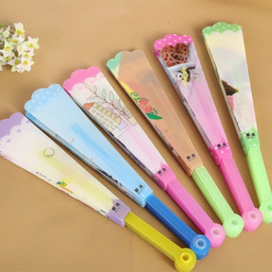 Quạt nhựa xếp size lớn (Giao ngẫu nhiên) | BigBuy360 - bigbuy360.vn