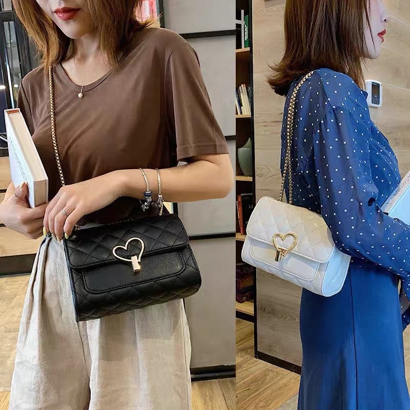 Túi Xách Nữ Túi Đeo Chéo Chần Trám Khoá Tim Xích Tròn Sang Chảnh