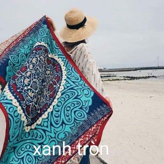 Khăn choàng đi biển