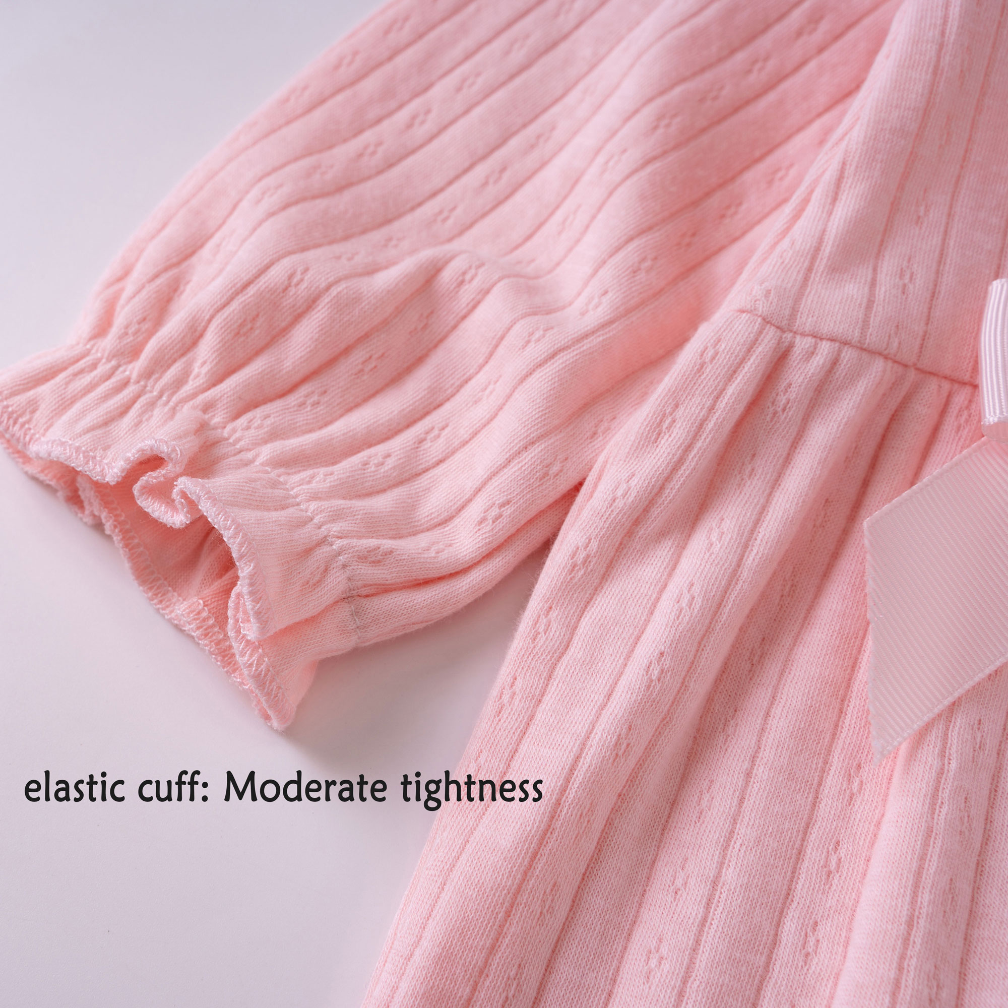 Bộ áo liền quần tay dài phối ren trang trí nơ hồng dễ thương cho bé