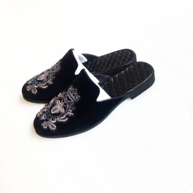 Sục thêu nam ( sục ong hoa trắng nót đen ) | BigBuy360 - bigbuy360.vn