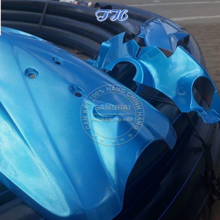 Sơn Xịt Samurai chuyên dùng cho xe máy màu màu xanh dương nhạt 371 chống cháy, chống rạn nứt, vòi xịt chống chảy