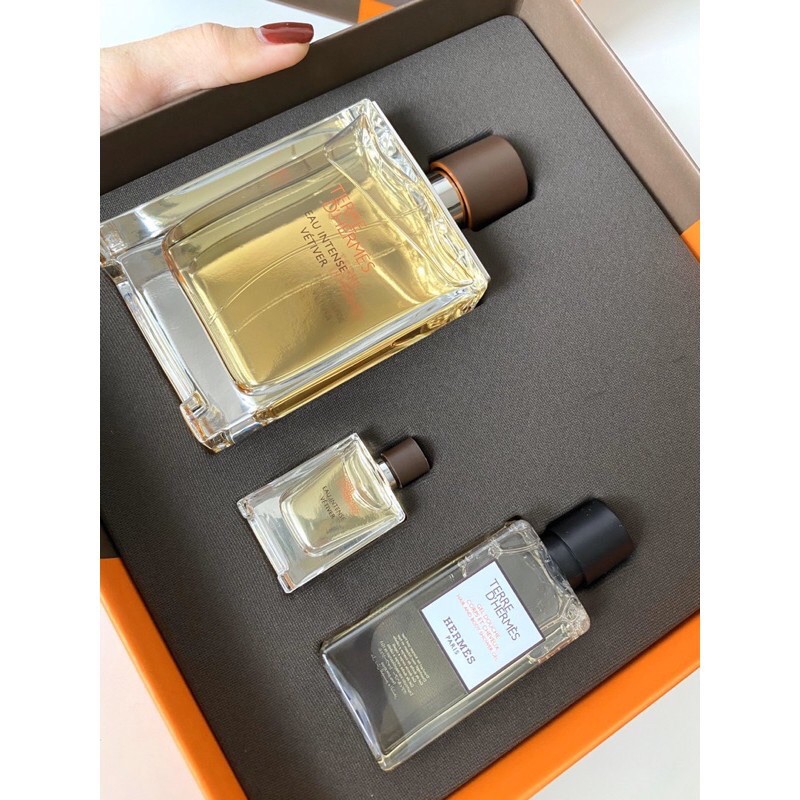 Set Nước hoa Nam HerMes Terre d’HerMes Eau Intense Vetiver 3 món - Nước hoa 100ml  - Mini cùng loại 5ml - Sữa tắm 50ml