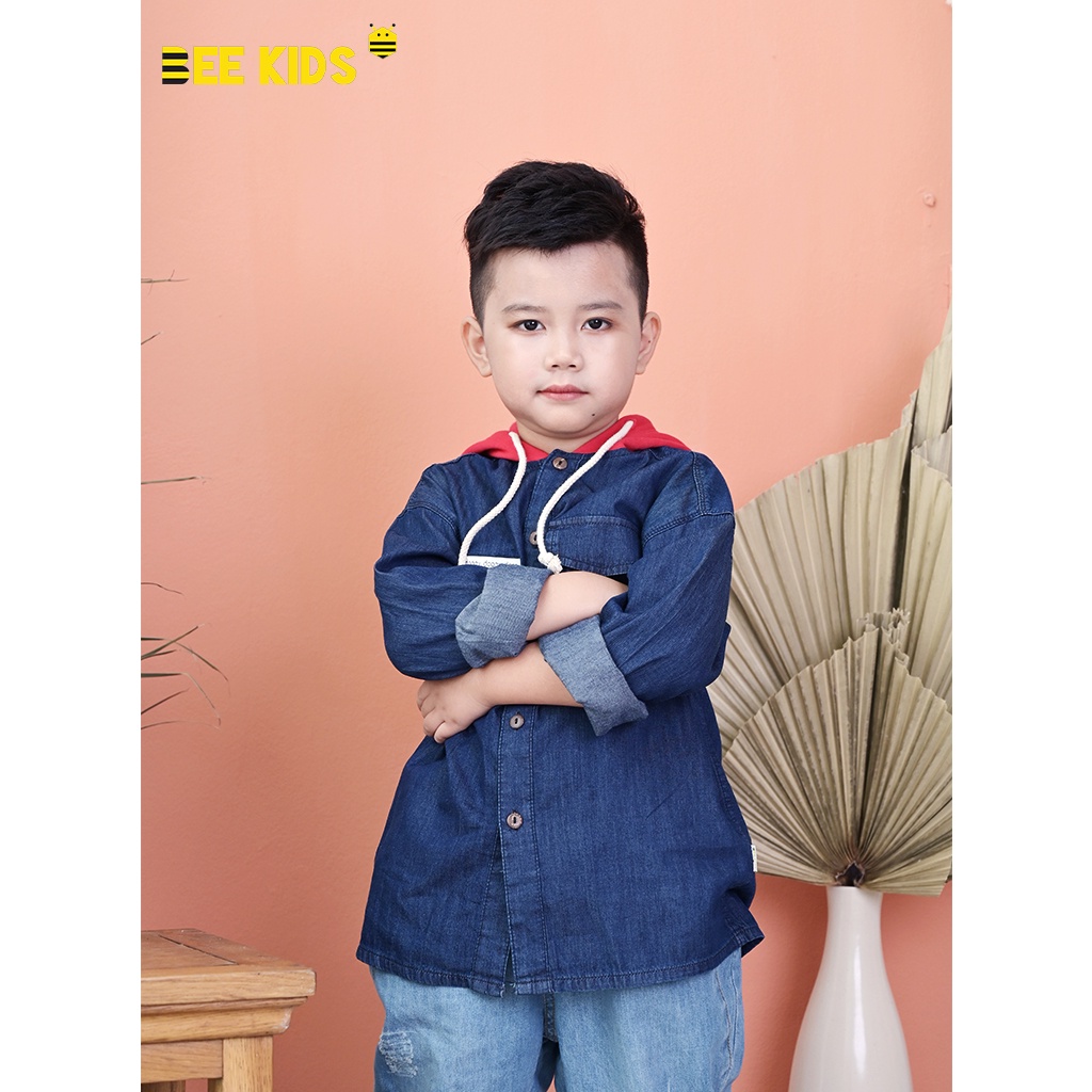 Áo Jean Dài Tay Cho Bé Trai 6-12 Tuổi Bee Kids, Chất Jean Mềm Thấm Hút Mồ Hôi, Phối Mũ Nỉ 8AJ01057DT