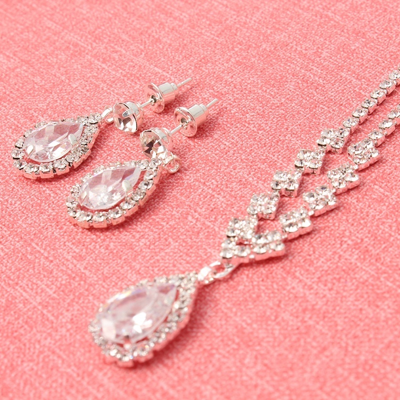 Set dây chuyền và hoa tai thời trang dành cho cô dâu