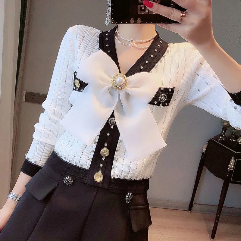 Áo len Nữ dài tay đóng cúc đính kim đá có ren mềm mại 2 màu mới 2022 mềm mịn sang trọng | BigBuy360 - bigbuy360.vn