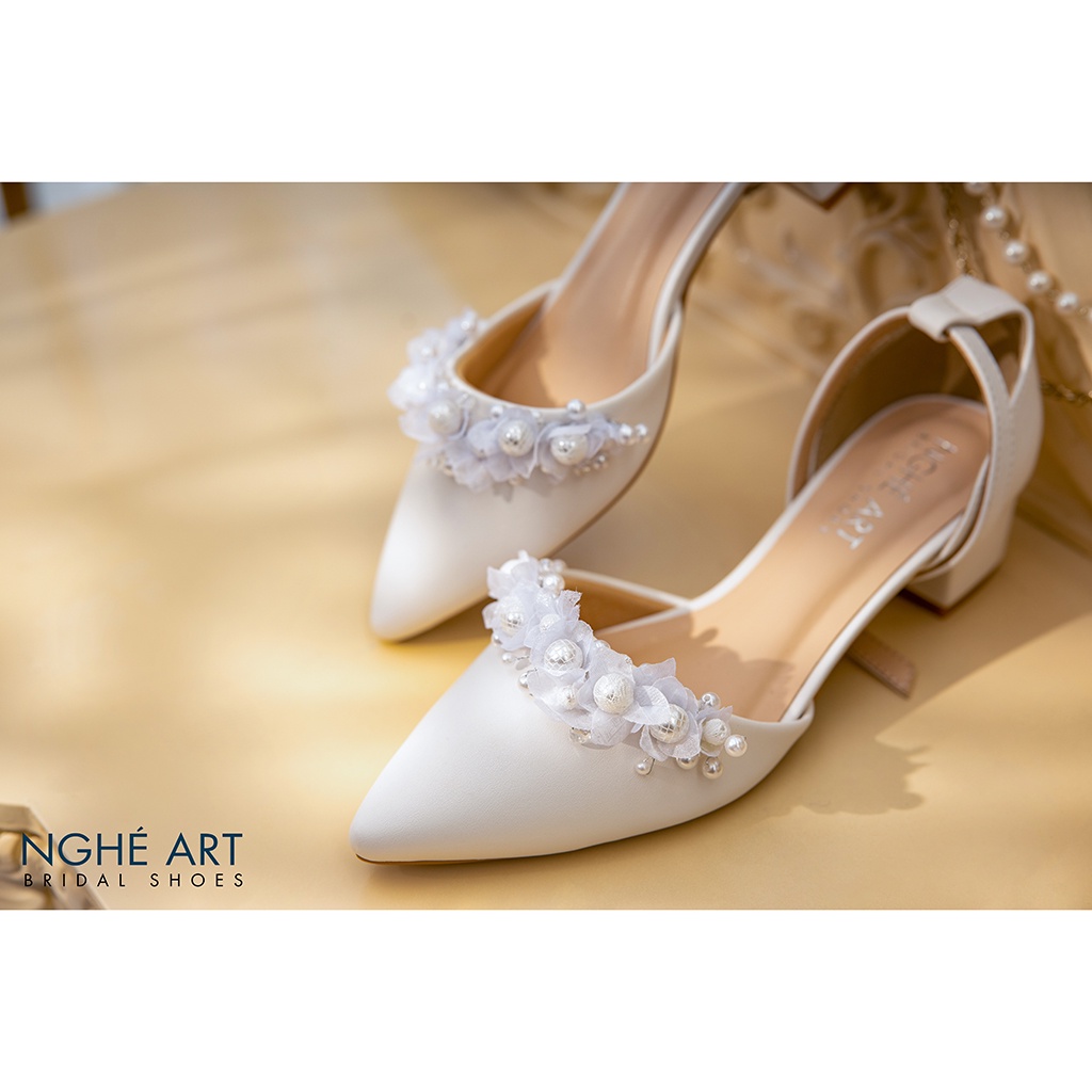 Giày cưới Nghé Art gót vuông đính hoa voan ngọc 384