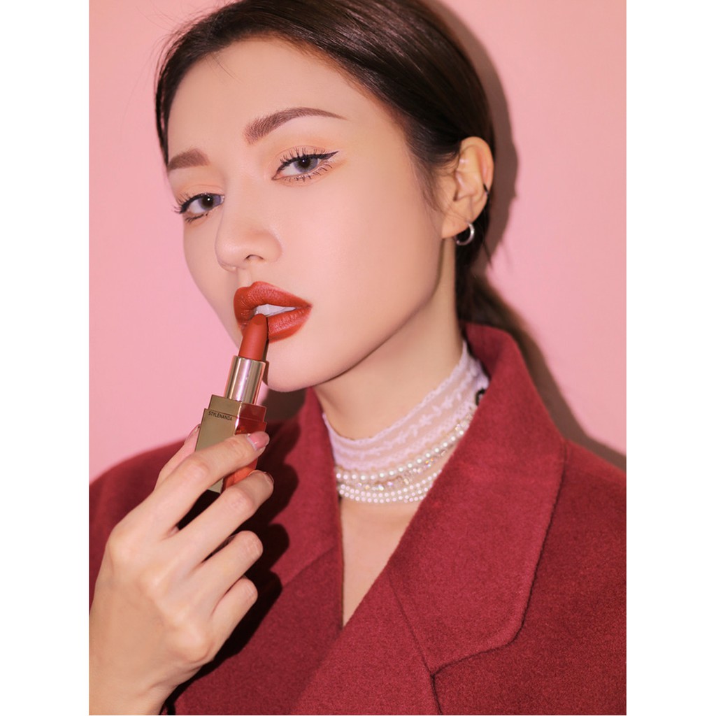 Son Thỏi Siêu Hot 3CE Matte Lip Color #228 Red Seventies: Tone đỏ đất thời thượng