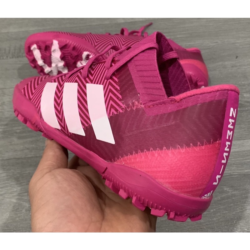 Giày đá bóng sân nhân tạo Nemeziz 18.1 Hồng mận