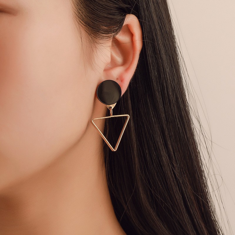 Khuyên tai hình tam giác độc đáo thời trang Hàn Quốc cho nữ