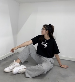 ÁO FUNKY THÊU XÙ CROPTOP