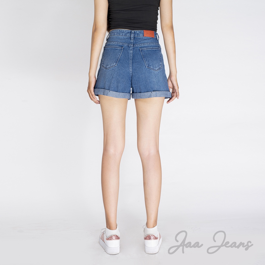 Quần short màu xanh dương lật line Aaa Jeans
