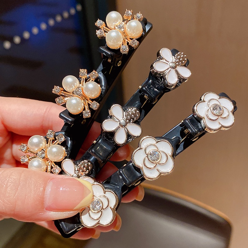 Kẹp Tóc Hình Cỏ Ba Lá Đính Đá Và Ngọc Trai Lấp Lánh Phong Cách Hàn Quốc Thanh Lịch Dành Cho Bạn Nữ