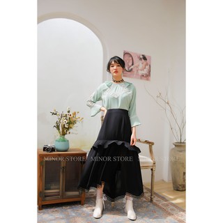 CHÂN VÁY ĐEN DÀI XẺ ĐÙI 2 TẦNG [MINOR SAUDASE]