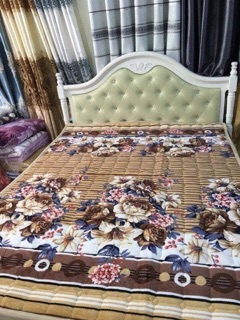 Thảm chải giường