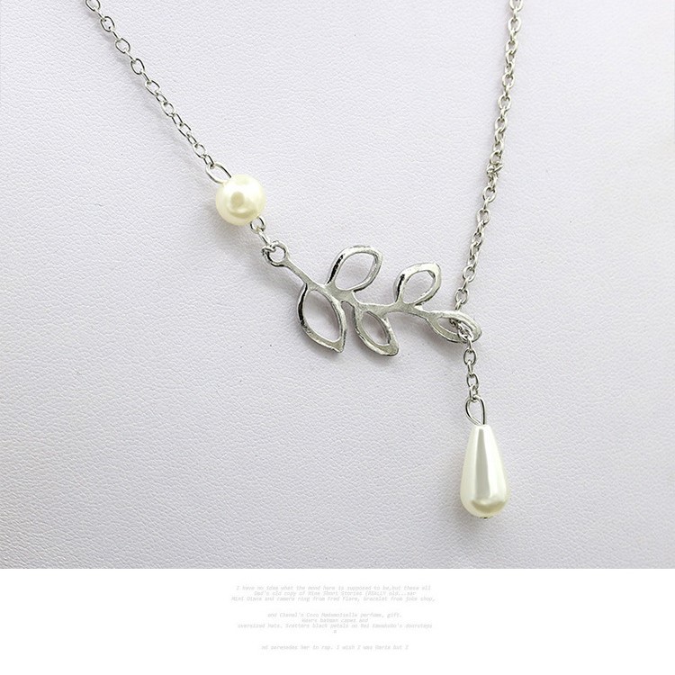 Dây chuyền mặt hình lá đính ngọc trai giả thời trang cho nữ