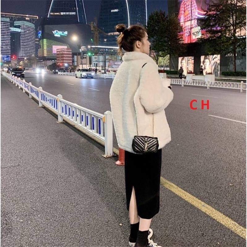Set váy body cổ lọ dáng dài + áo khoác lông trắng