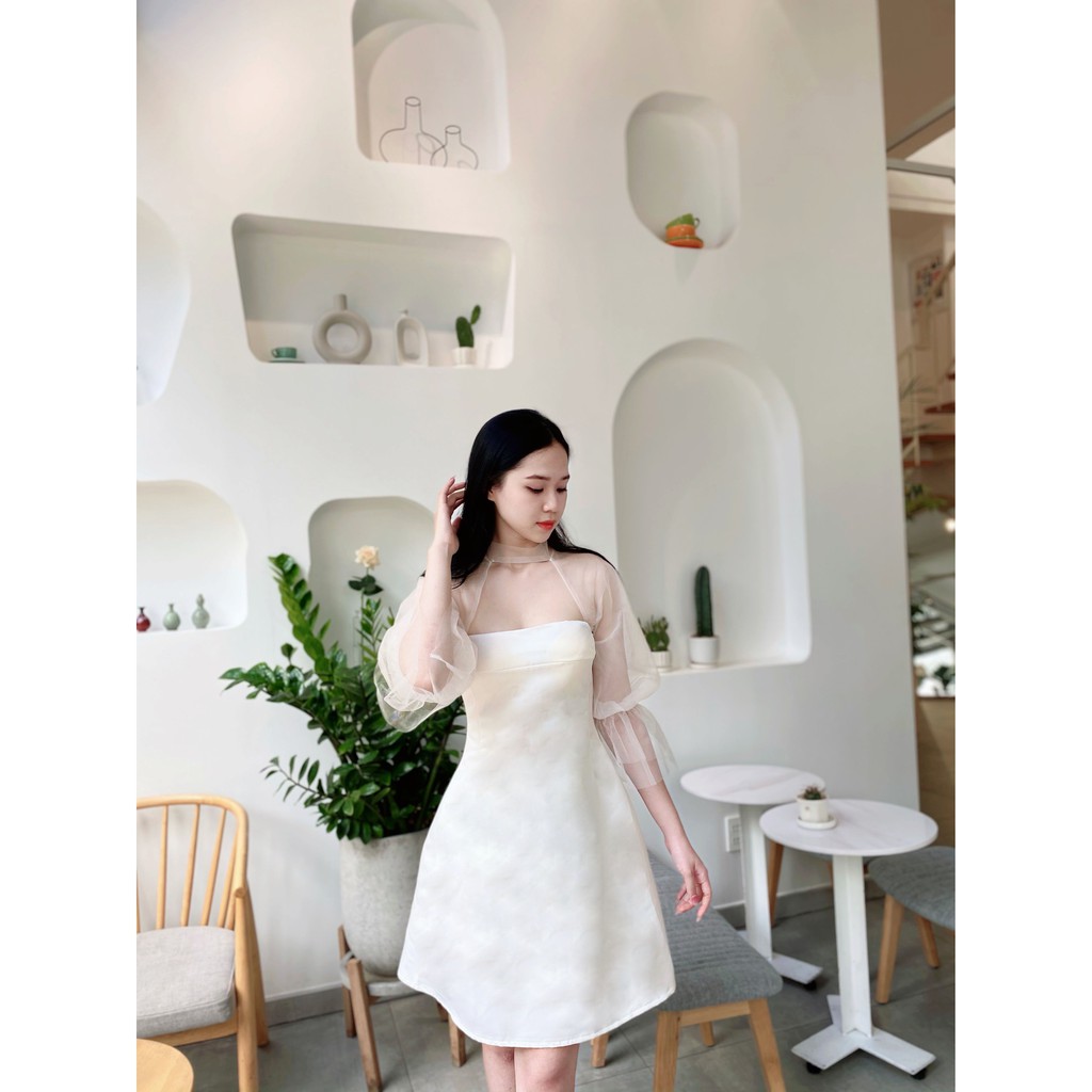ĐẦM CÚP NGỰC TAY LƯỚI