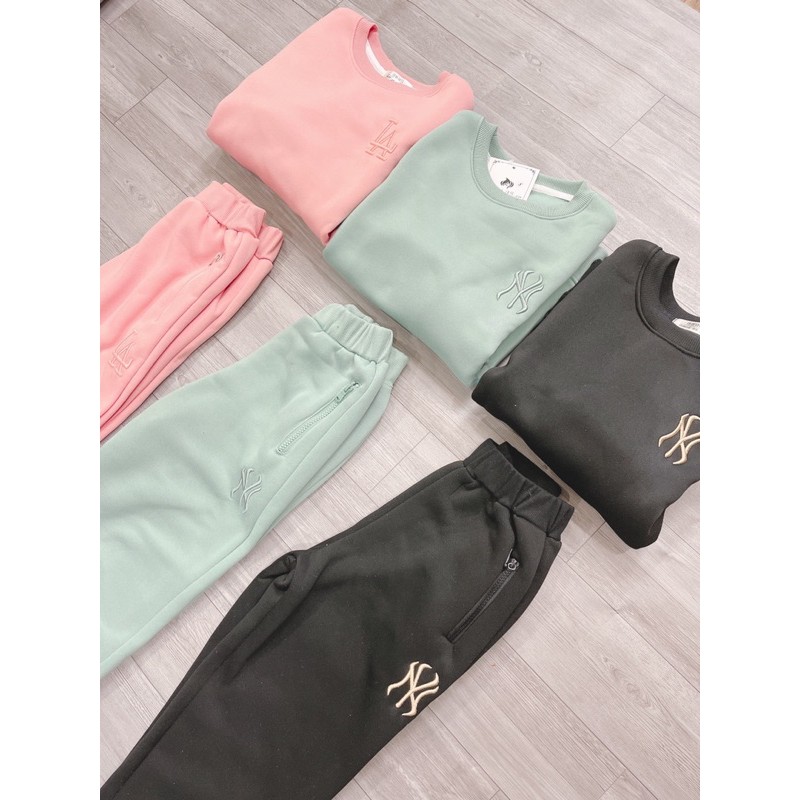 Bộ nỉ bông chui 3 màu cho nữ kèm khoá xịn xò | BigBuy360 - bigbuy360.vn