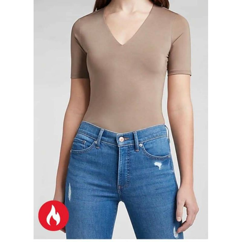 áo thun cổ tim định hình cơ thể express
