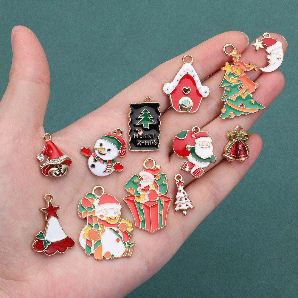 Bộ 10 Mặt Dây Chuyền / Vòng Tay Họa Tiết Tuần Lộc / Ông Già Noel Độc Đáo