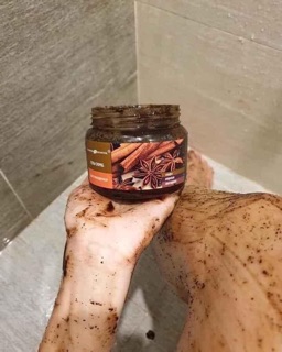 Tẩy da chết quế hồi của Nga.
