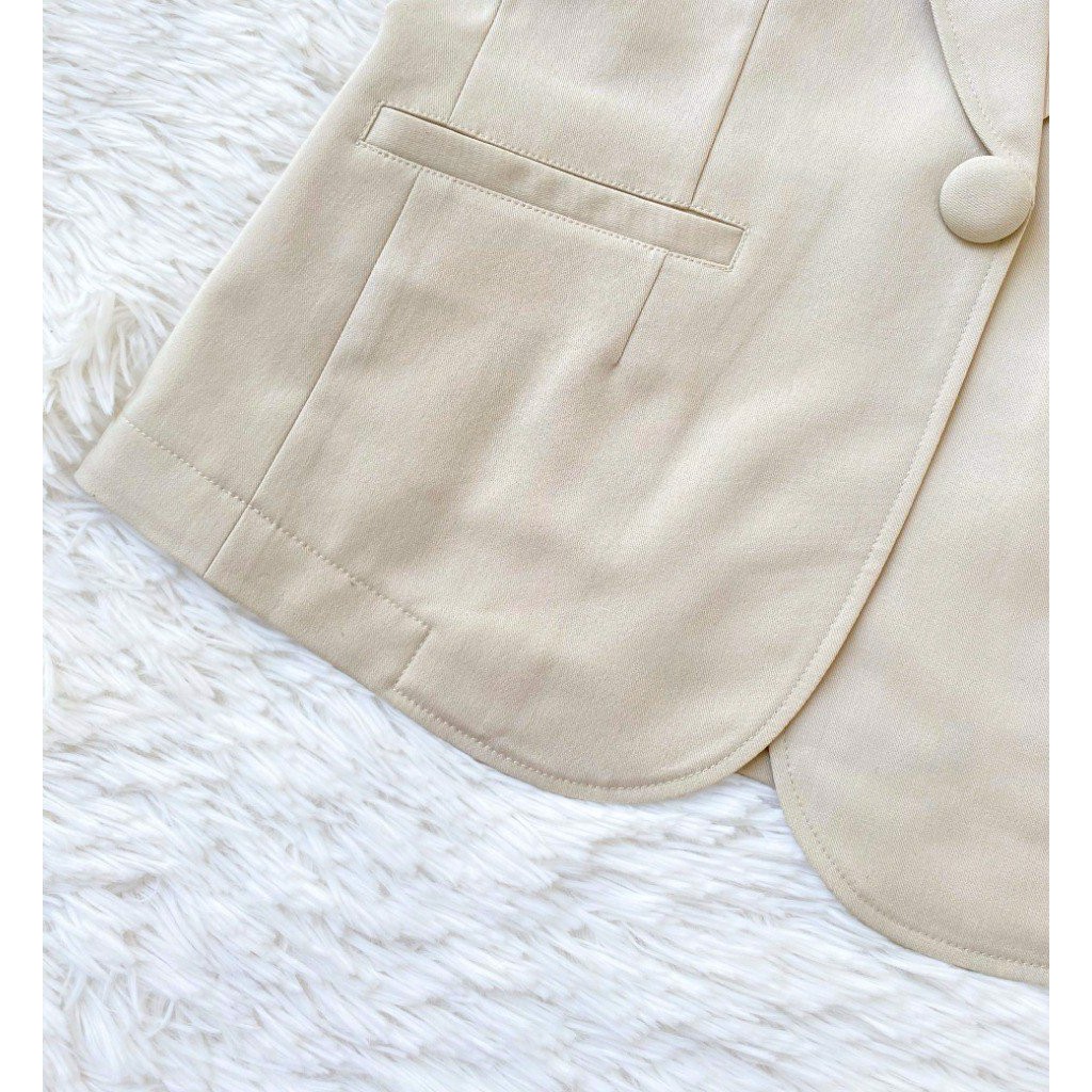Blazer ngắn kem_REAL