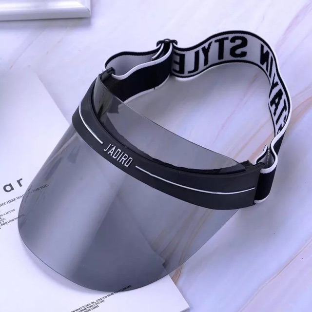 Nón nửa đầu thời trang